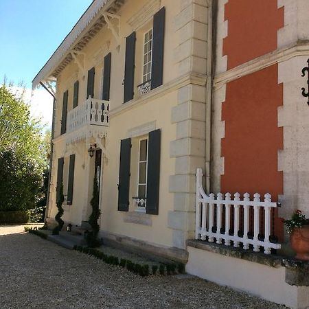 לינה וארוחת בוקר Saint-Séverin Le Chalet De Luxe מראה חיצוני תמונה