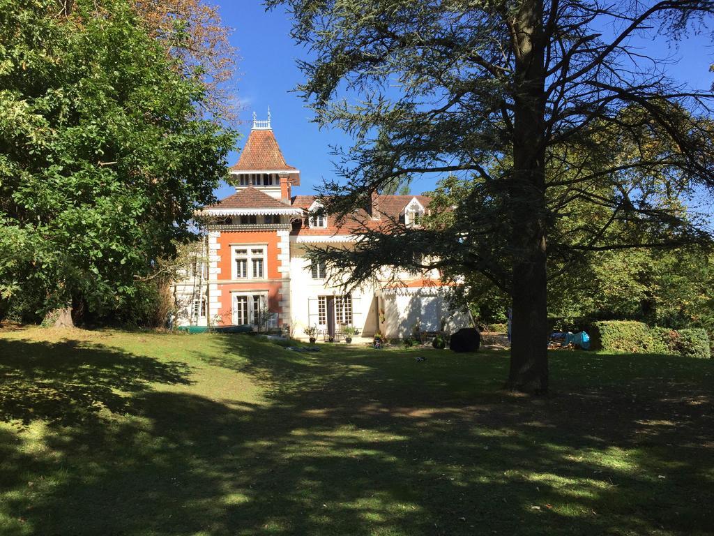 לינה וארוחת בוקר Saint-Séverin Le Chalet De Luxe מראה חיצוני תמונה