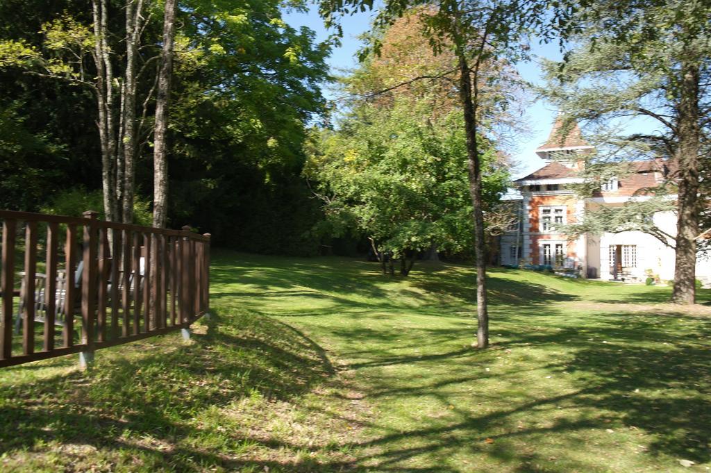 לינה וארוחת בוקר Saint-Séverin Le Chalet De Luxe מראה חיצוני תמונה