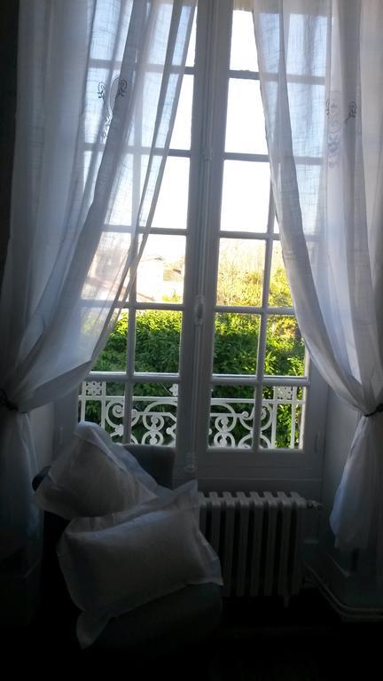 לינה וארוחת בוקר Saint-Séverin Le Chalet De Luxe חדר תמונה