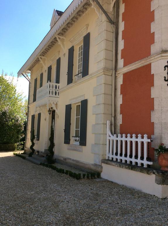 לינה וארוחת בוקר Saint-Séverin Le Chalet De Luxe מראה חיצוני תמונה