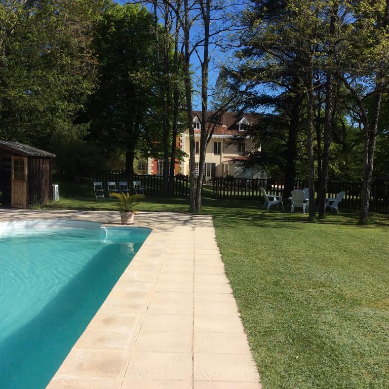 לינה וארוחת בוקר Saint-Séverin Le Chalet De Luxe מראה חיצוני תמונה
